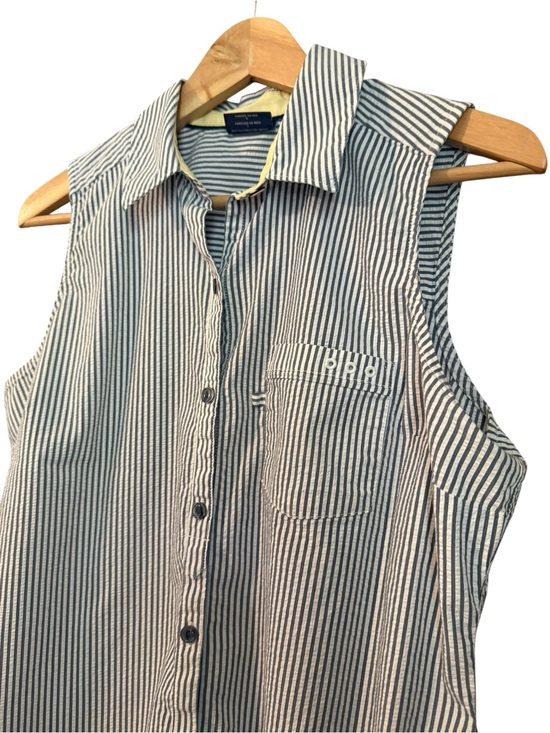 Columbia Sportswear Company Tops - Columbia PFG Women’s Seersucker Button-Down Gray Striped Shirt NWOT